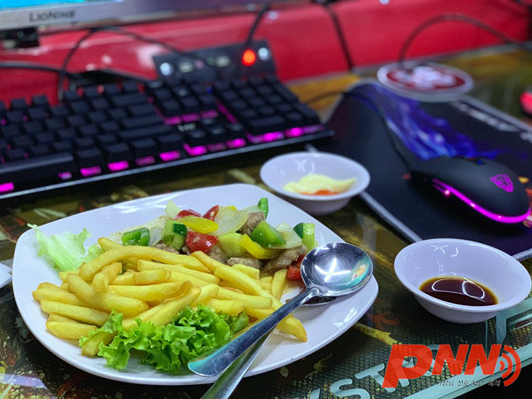베트남 브리즈 PC방 음식 사진.jpg